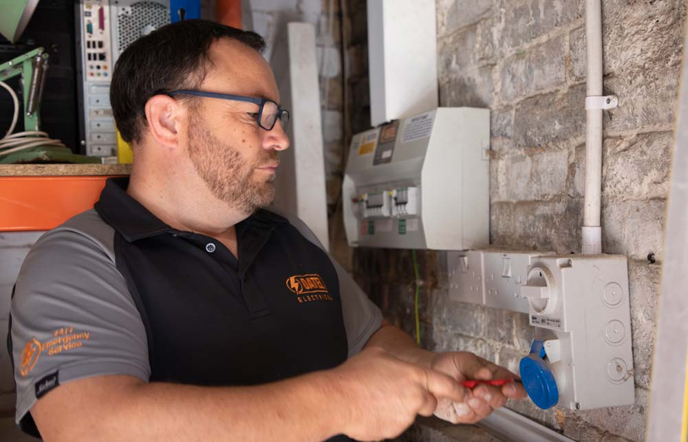 commercial-electrical-contractors-torbay
