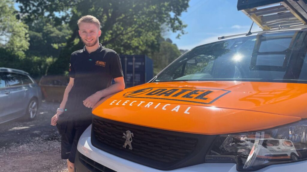 emergency-electrician-home-in-torquay-callout-story